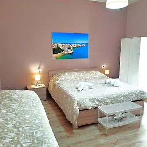  Bed & Breakfast Sally